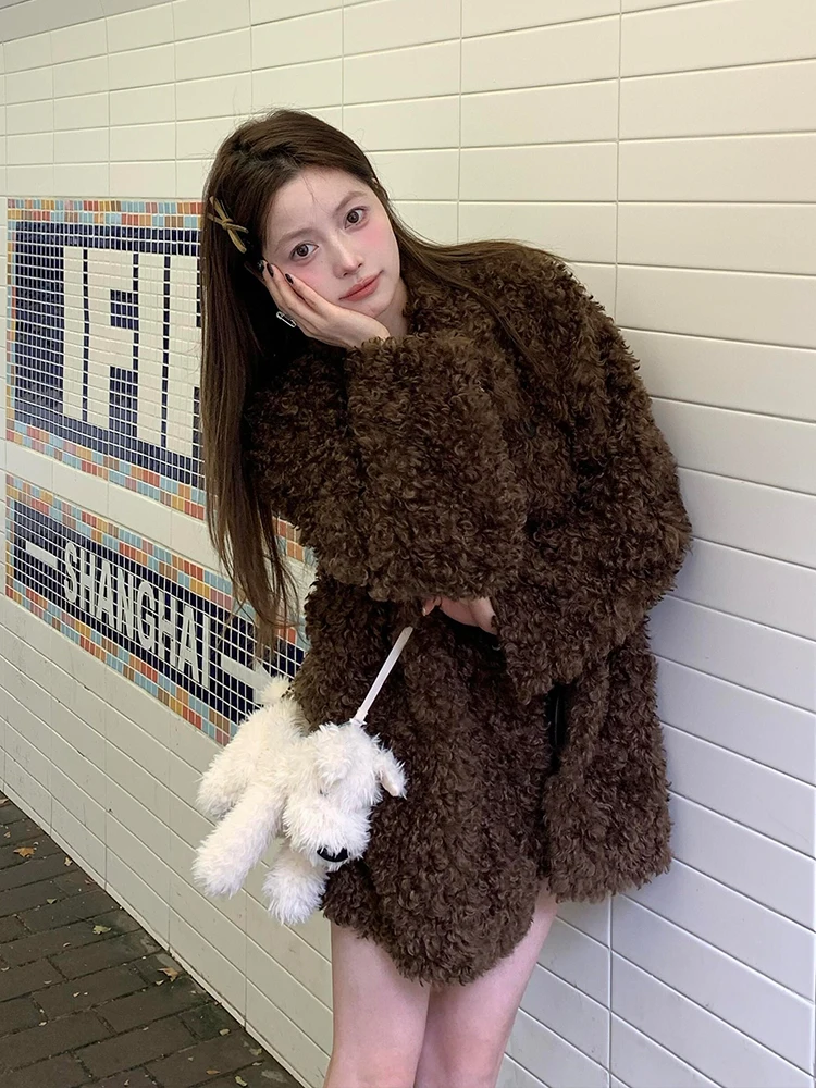 New Teddy Roll Lamb Fur Jacket Women Winter Mid-Length Thickened Leather Fur Integrated Small Size Plush Coat Winter view 4
