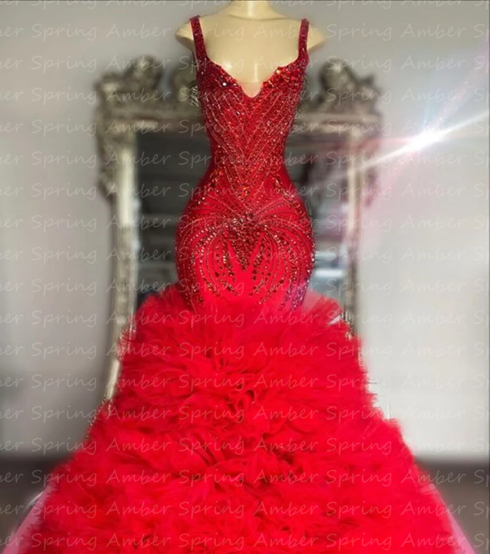 Vestidos de fiesta de diseñador rojo único, vestidos formales de fiesta de graduación con diamantes de imitación de cristal para niñas, falda con volantes hinchados, bata personalizada