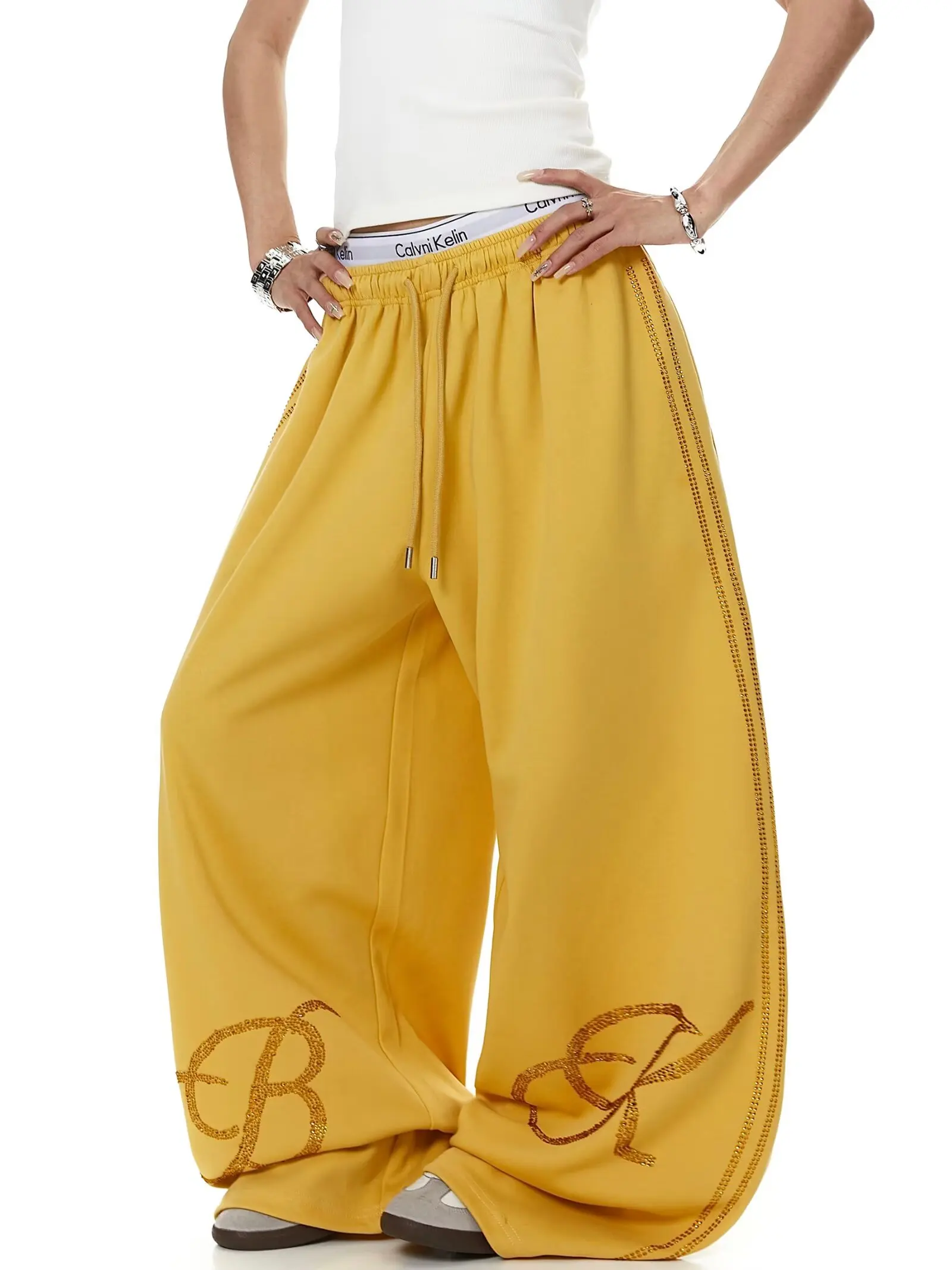 Y2K Streetwear Hip Hop Sweatpants Women Harajuku Letter Graphic Rhinestones Pants Goth Stripes Low Rise Floor Length Trousers