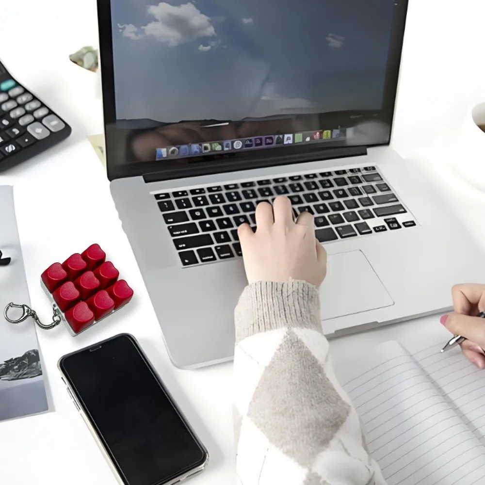 Relaxing DIY Keyboard Fidget Keychain Keycap Relief Stress Finger Keyboard Cap Heart Shape 9Keys Clicker Toy