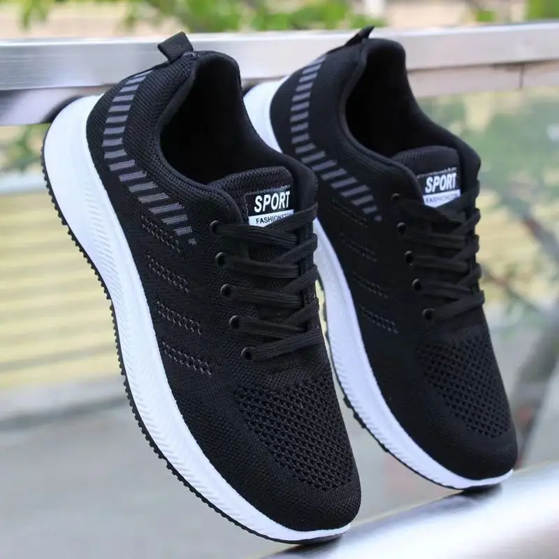 Men Sneakers Summer Fashion Running Shoes Breathable Men Vulcanize Shoes Flat Soft tennis Shoes