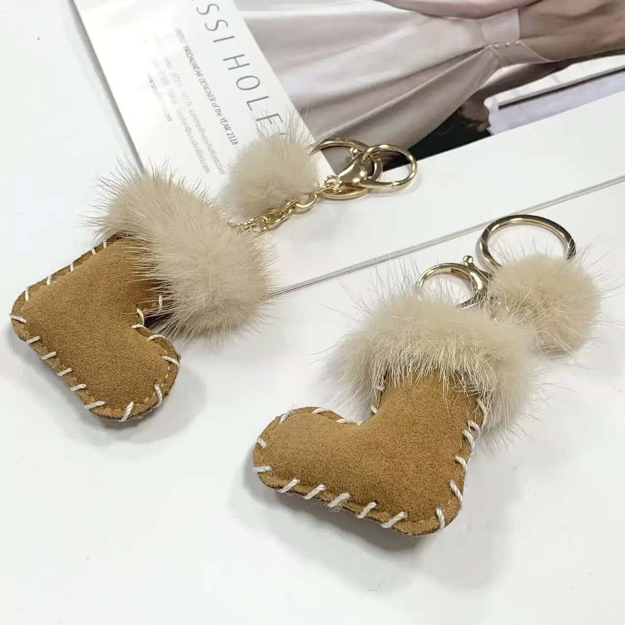 Herbst Winter Plüsch Kunstfell Niedlicher Schneestiefel Taschenanhänger Auto-Schlüsselanhänger Deko Hängekette – Detail 5