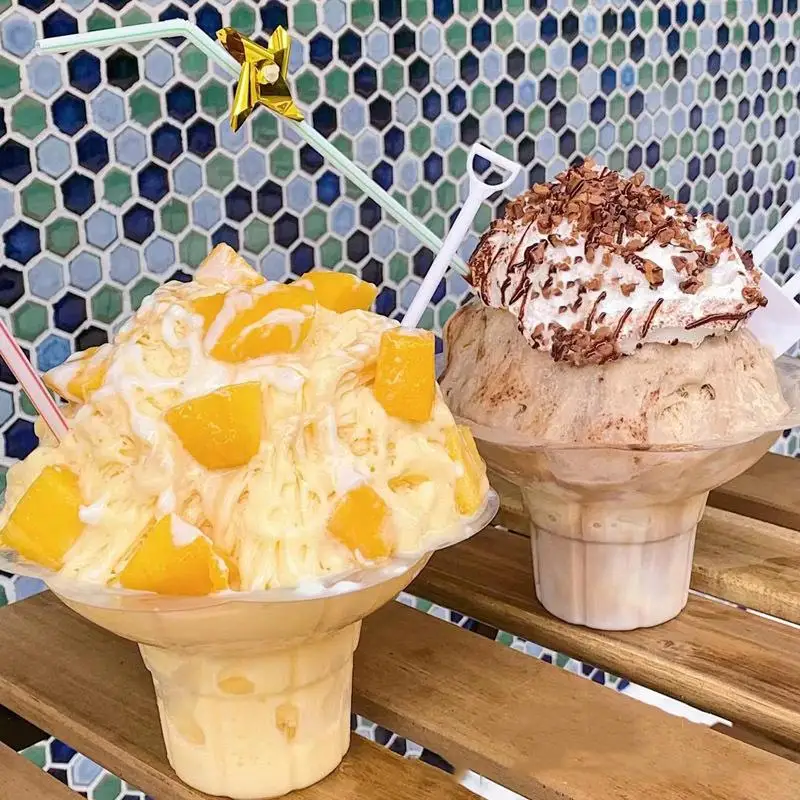 50 Pcs Transparent Shaved Ice Cups Flower Shaped Snow Cone Cups Small Leak Proof Plastic Slush Snack Ice Cream Bowls For Bar Par