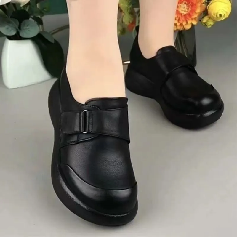 Damen-Plateau-Loafer aus Leder mit Klettverschluss, runder Zehenpartie, zum Hineinschlüpfen, bequeme Schuhe mit dicker Sohle, lässige Wanderschuhe