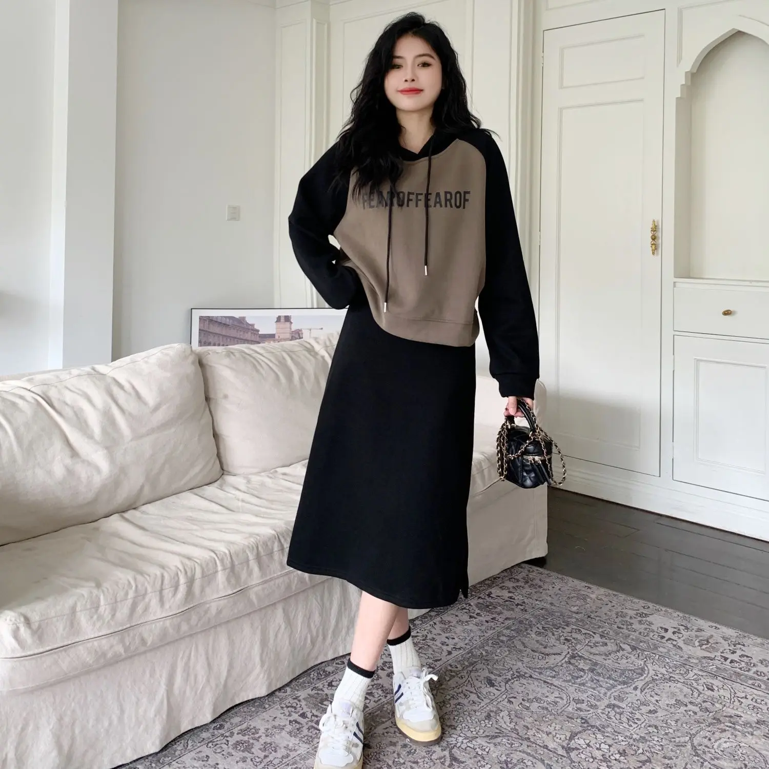 

Sweet Cool Casual Hoodie Split Skirt Two Piece Set Women Spring Autumn Fashion Letter Pattern Top And Black A-Line Skirt Sets
