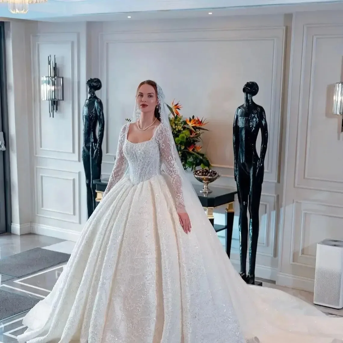 

Customized New Luxury Pearl Sparkling Princess Wedding Dresses Lace Bridal Dress Square Collar Long Sleeve robe de mariée