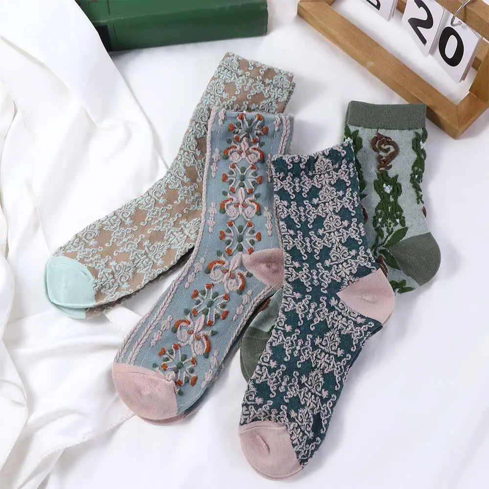 Calcetines de algodón Retro con estampado de plantas para invierno, calcetines de Jacquard para niñas, medias de tubo medio, medias de estilo universitario, calcetines de estilo coreano