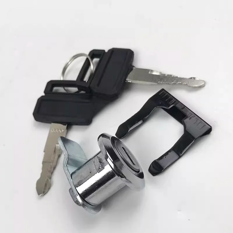 Doosan Daewoo DH55 60 80 150 215 225 300 door lock edge door lock toolbox lock cylinder key excavator accessories High Quality