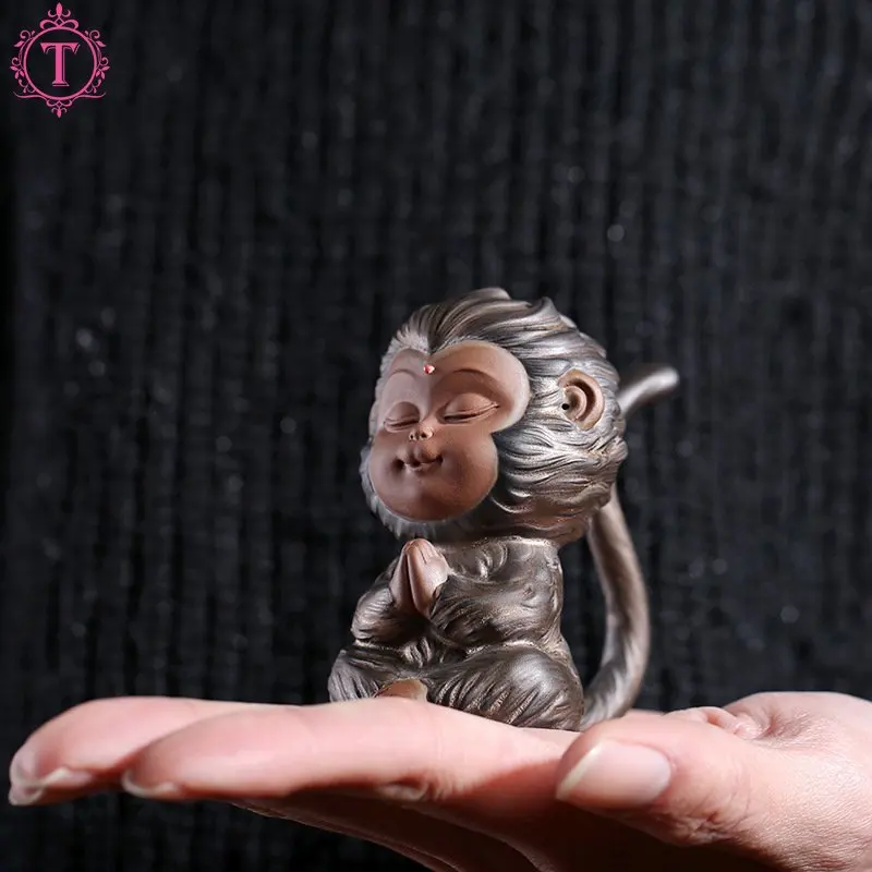 

Monkey King Statue Ceramic Tea Pet Decorative Art Car Interior Souvenir Gift for Collectors Home Office Decor Chinese Mythology