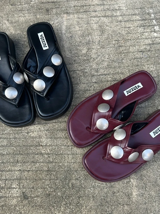 

Trendy Summer 2025 Women's Thi Heel Increase Outdoor Wearable Sandals Faionable Slip-On Clogs Casual PU Material