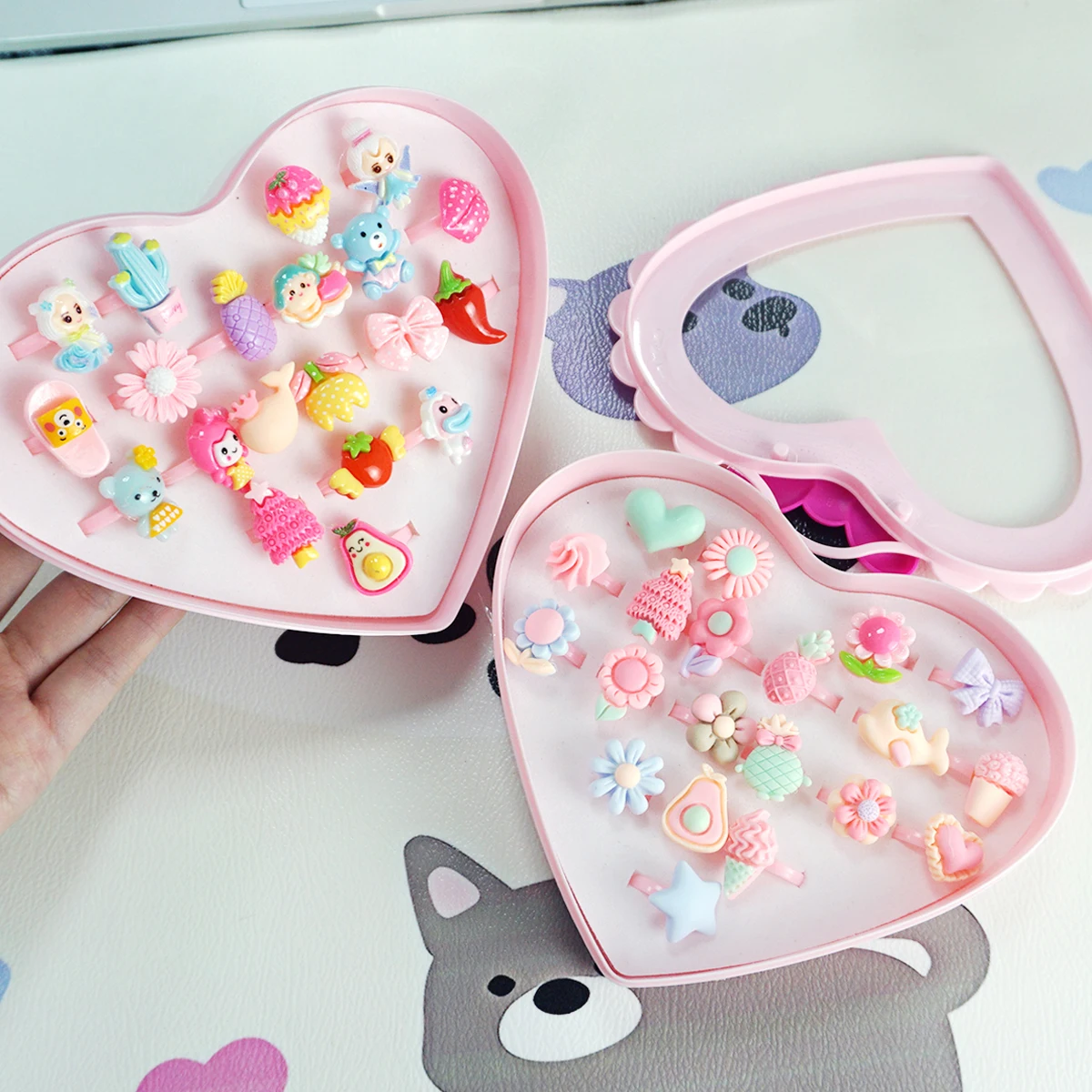 كارتون صغير الحيوانات والزهور مجموعة مجوهرات لفتاة صغيرة ، حلقات الأطفال ، الحب عرض حقيبة ، التظاهر اللعب ، فستان حتى خواتم ، 20 قطعة