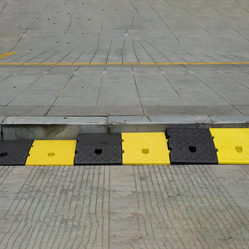 1Pc Plastic Kerb Oprit Antislip Drempel Oprit 30/40/50MM Hoogte Voor Auto's Fietsen Rolstoelen Going Uphill Gladde Overgangen