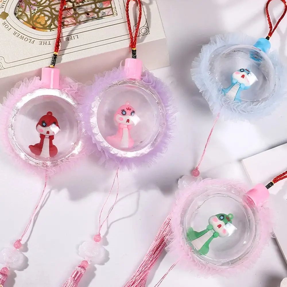 Plástico dos desenhos animados cobra lanterna brinquedo brilho artesanal lanterna portátil borla cordão portátil led luz brinquedo para o presente de ano novo