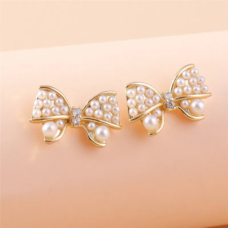 Aihua Niedliche Elegante Schleifen-Ohrstecker, Zarte Damen-Ohrringe mit Vollbesatz aus Perlen und Zirkonia, Modeschmuck-Accessoires – Detail 2
