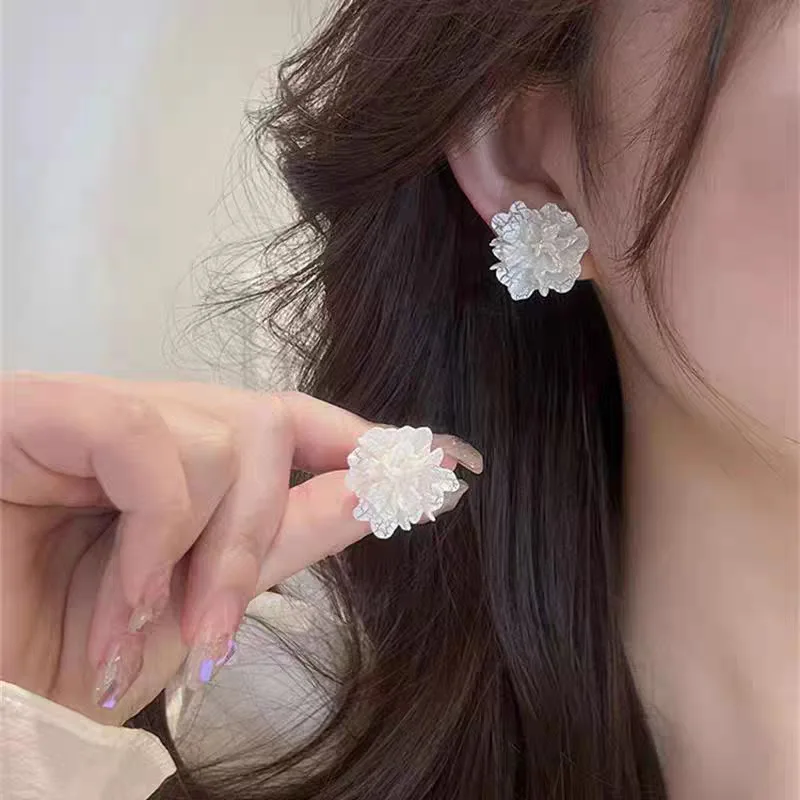 Pendientes de tuerca de flores blancas grandes para mujer, moda de personalidad, diseño único, joyería de boda, regalo de cumpleaños al por mayor, nuevo