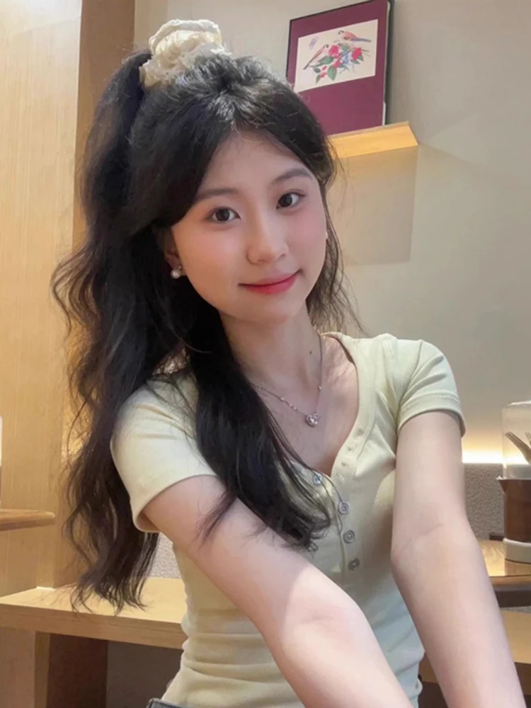 Hot Girl ort Sve camiseta mujer verano 2024 Slim Fit Pure Desire botón amarillo redondo Ne f Top abierto