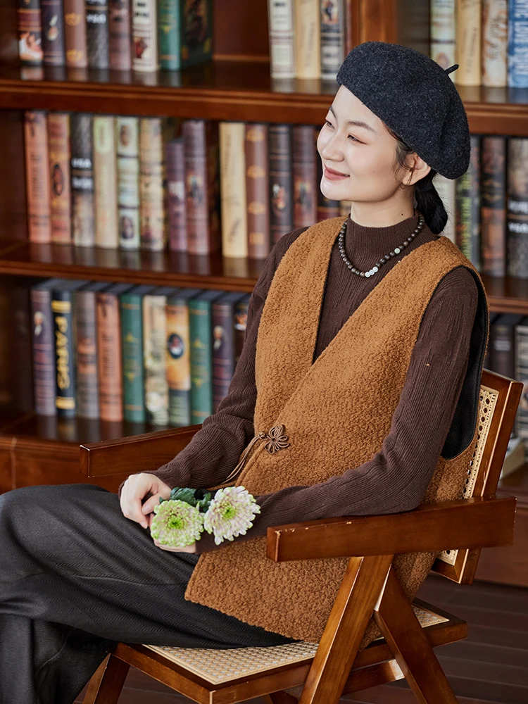 

Оригинальный дизайн, шелковый двусторонний женский жилет, осенне-зимний, модный, однотонный, с V-образным вырезом, на пуговицах, из полиэстера