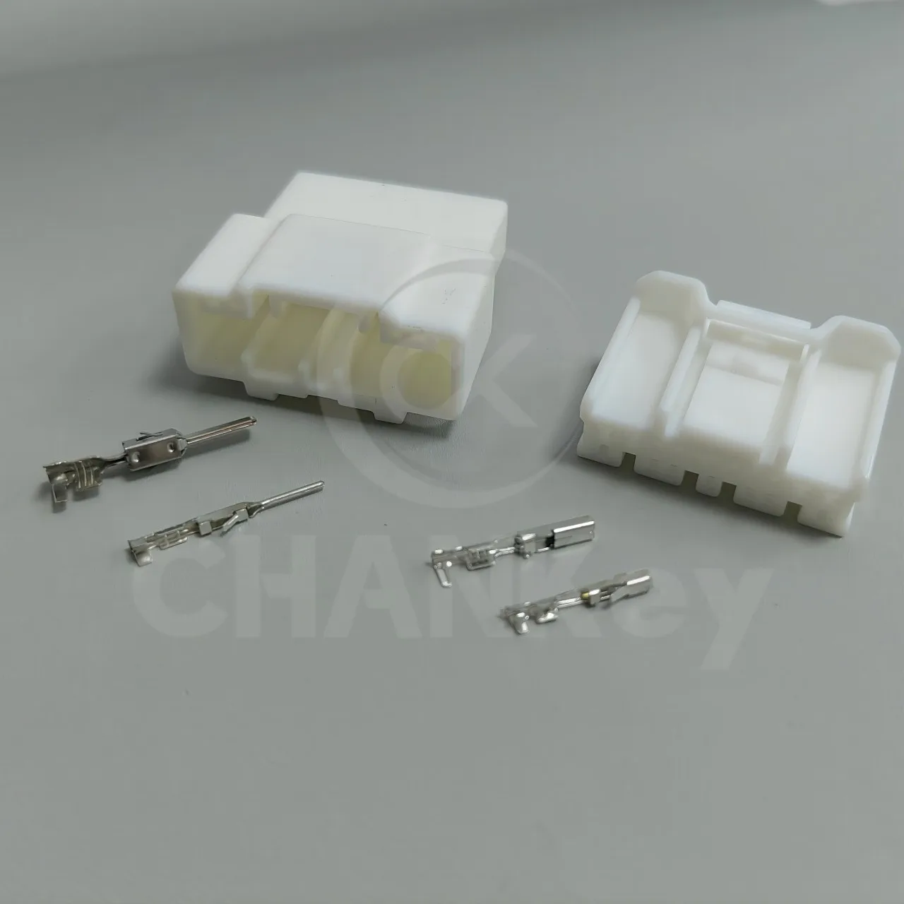 

1 Set 18 Pin 0.7 2.2 Series 6098-5641 6098-5631 Auto Male Plug Female Socket Car Plastic Housing Unsealed Connector