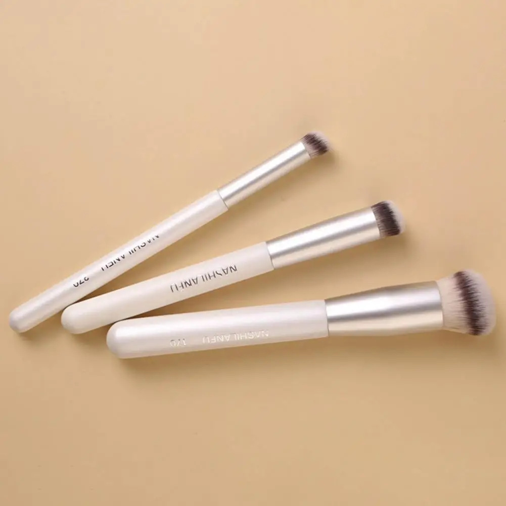 Foundation Brush Beveled Head Concealer Brush Strong Grasping Power Anti-slip  Useful Professional Foundation Cosmetic Tool