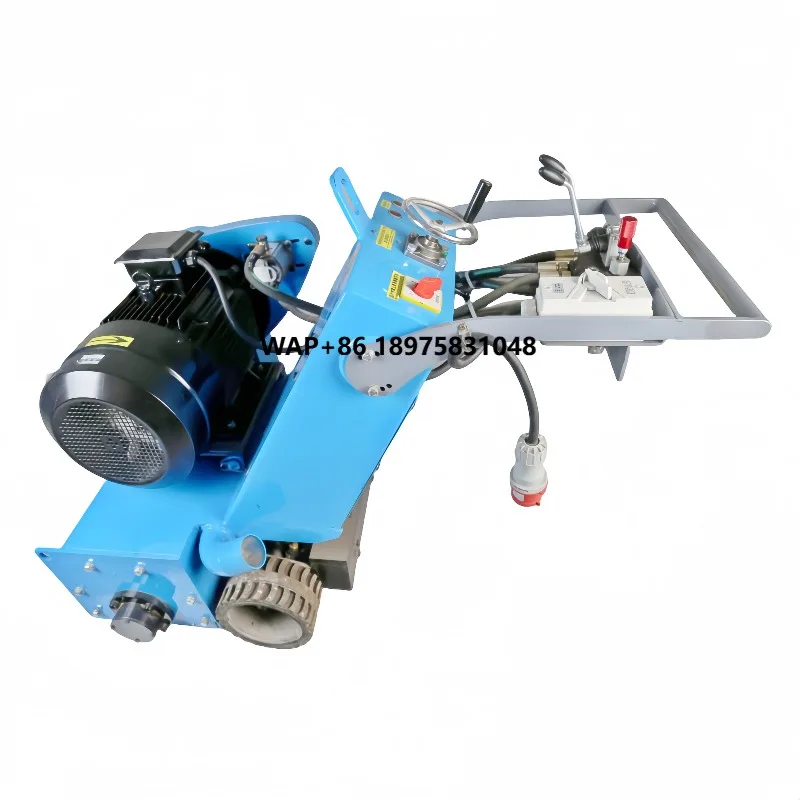 Self-propelled milling machine for repairing cement and asphalt pavement surfaces