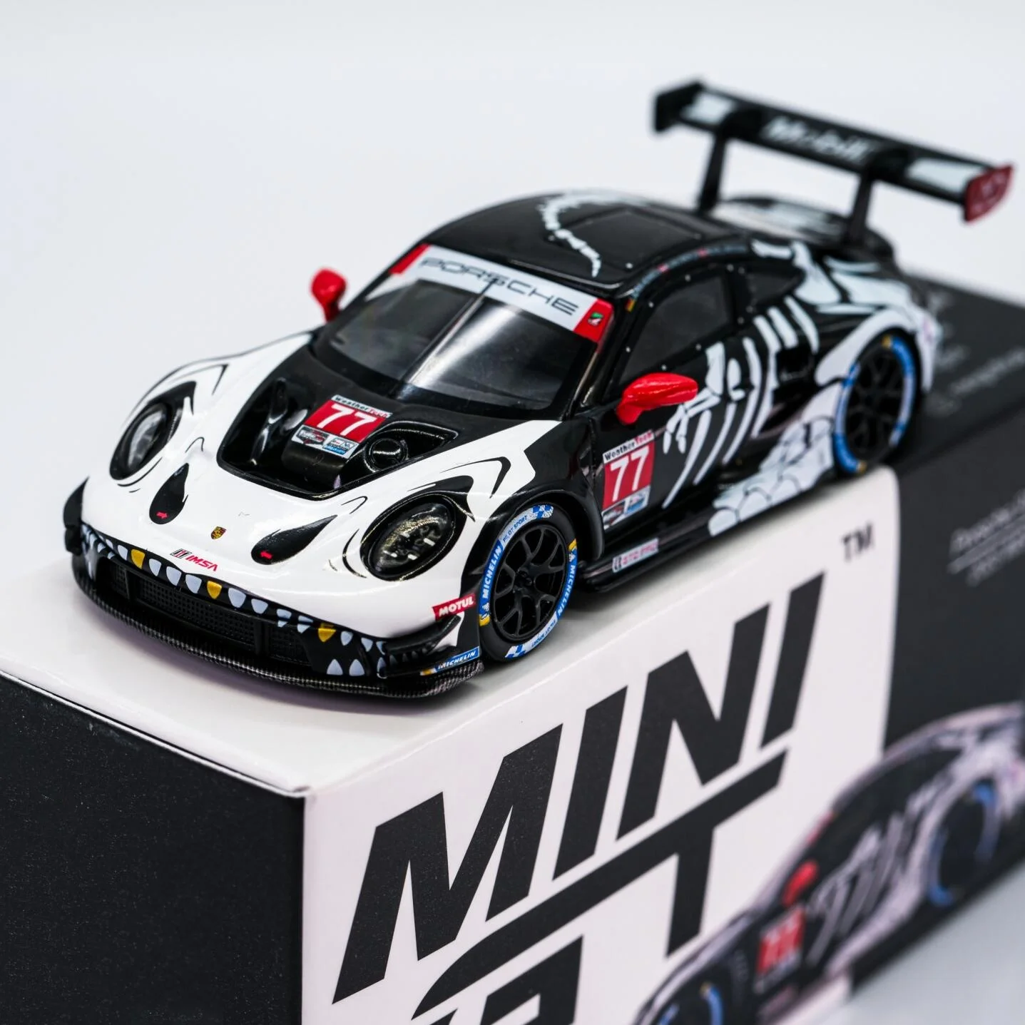 

[In Stock] MINIGT 1:64 Porsche 911 GT3 R #77 Skeleton Livery Alloy Diecast Model Car Collectible Gift Display Ornament