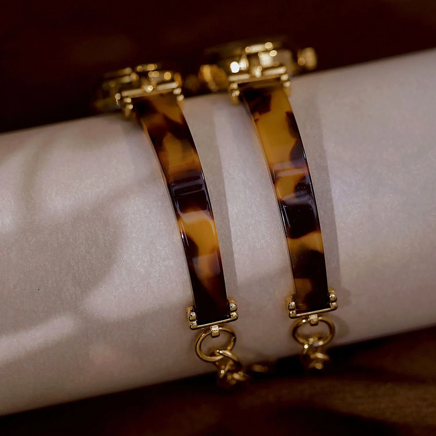 الساعات الذهبية للنساء سوار الرجعية السيدات ساعات الكوارتز، العلامة التجارية الفاخرة الأصلية خمر اللباس ساعة اليد النسائية الجديدة