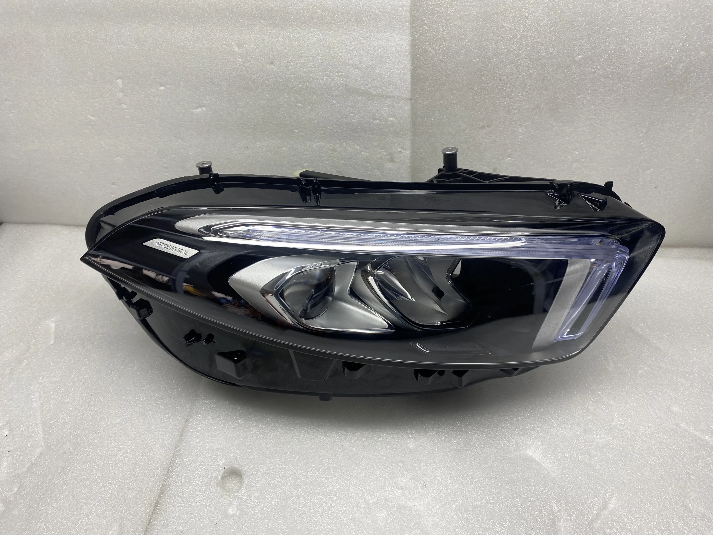 Hot selling original high-quality headlights suitable for Mercedes Benz A-Class W177 A180 A200 A220 LED headlights