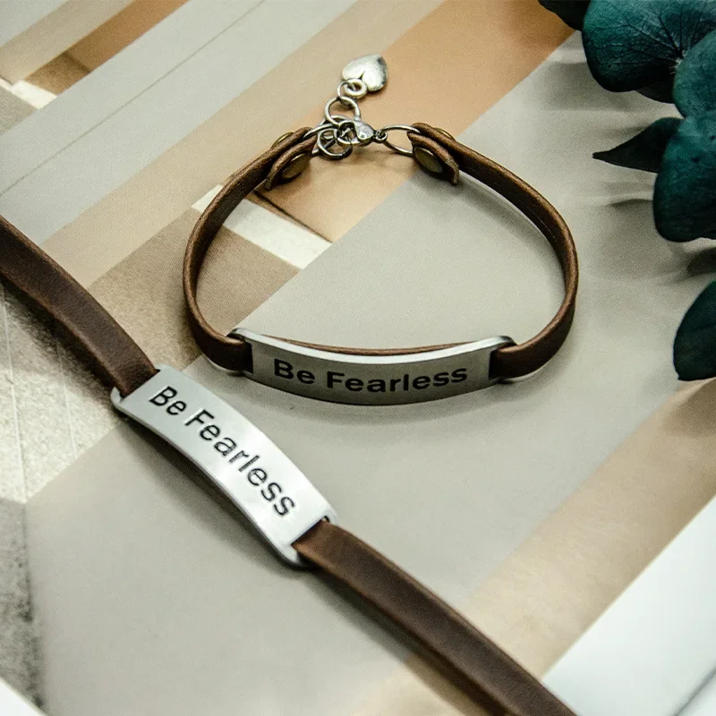 Popular Retro Silver Tag Bracelet for Women Fashion Simple Inspirational English Leather Bracelet Ladies Jewelry Gifts