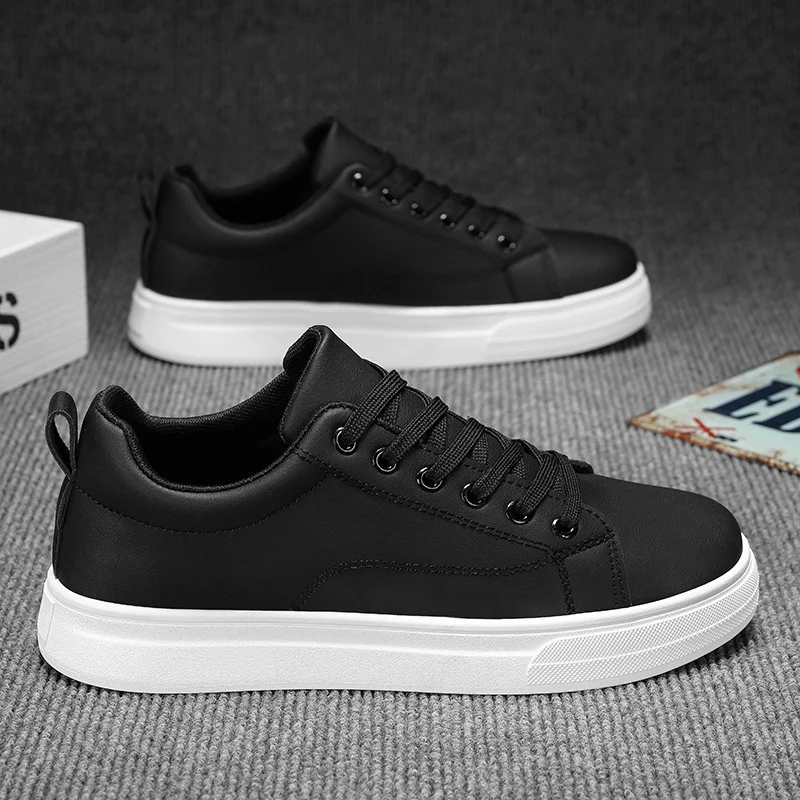 2024 Solid Color White Black Shoes for Men Fashon Artificial PU Casual Board Shoes Trendy Student Footwear