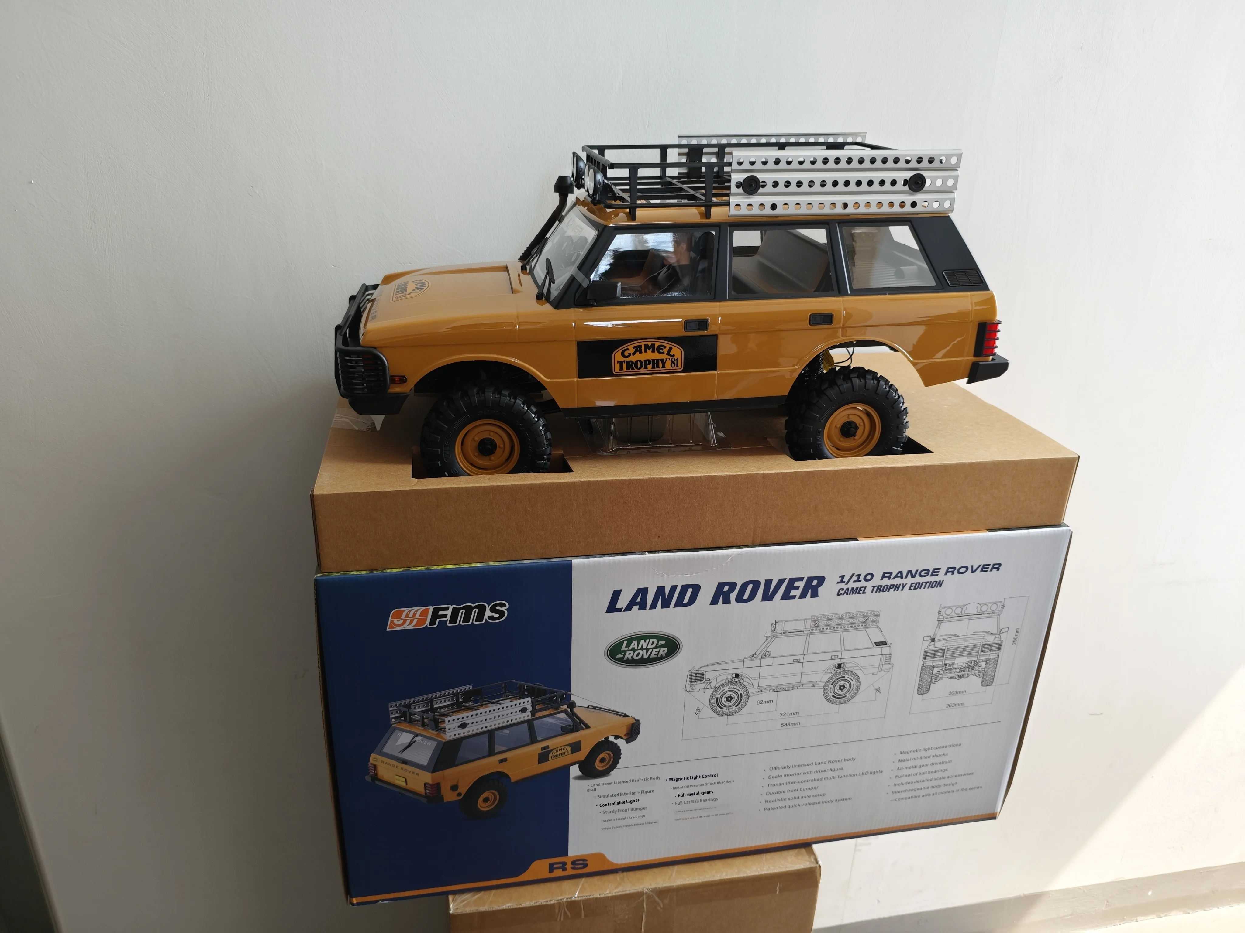 新型FMS 1/10 クラシック キャメルカップ FCX10 シミュレートされたリモートコントロールRCプロフェッショナルオフロード登山車両 前後ストラット