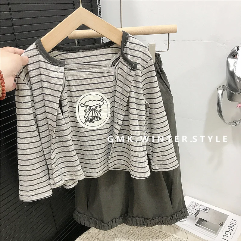 

Girls' Outfit Spring and Autumn New Style Cardigan for Young Girls+Two-piece Casual Camisole Set