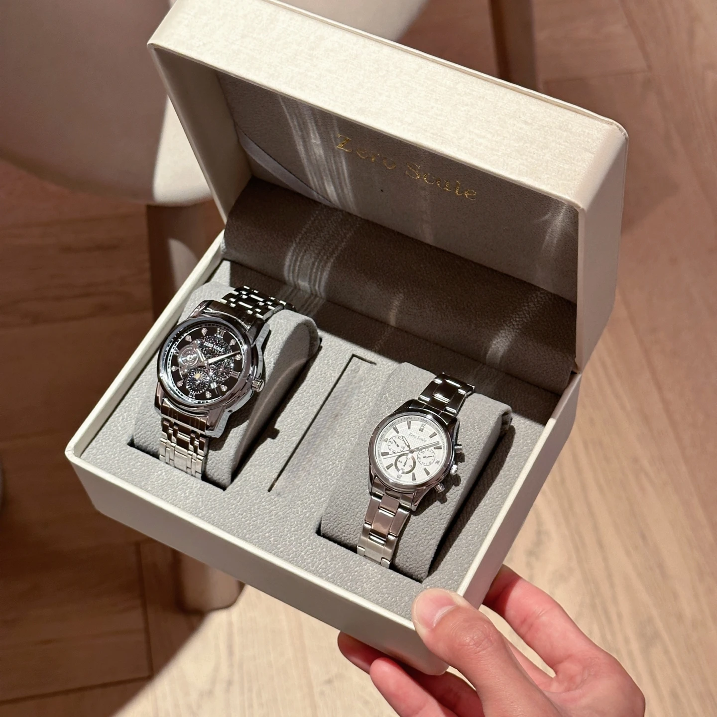 

Couple Watch Gift Set Luxury Fashion Casual Companion Table Temperament Exquisite Lovers Quartz Table Daily Casual Watch Set