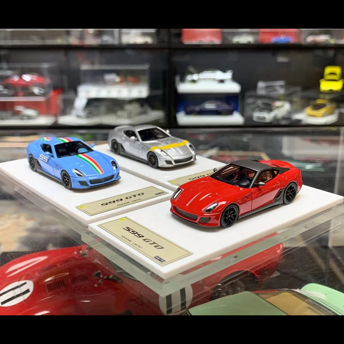 DMH 1:64 599 GTO limited299 Resin Model Car