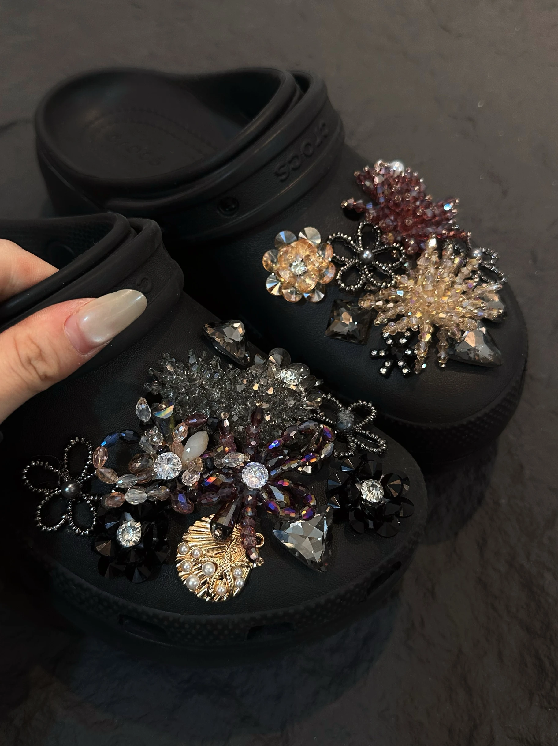 perles-decoratives-exquises-en-forme-de-fleur-bleue-pour-femmes-accessoires-floraux-simples-a-trous-pour-la-decoration-diy