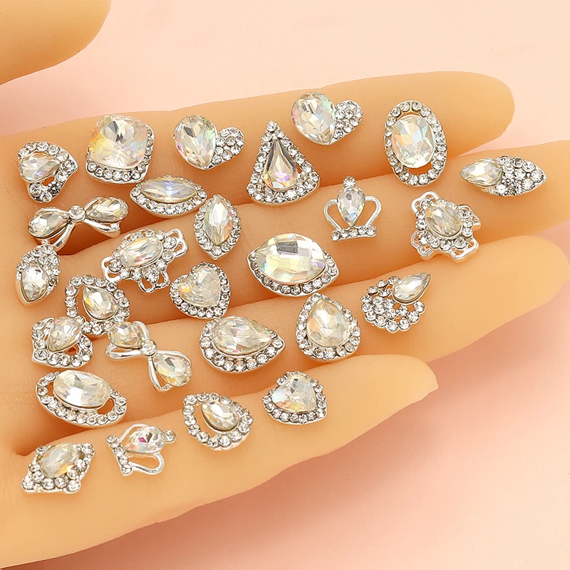 Mélange de 32 pièces de bijoux pour ongles avec strass K9, breloque en pierre précieuse en cristal éblouissant, accessoires pour ongles en alliage d'argent à faire soi-même pour décorer les ongles