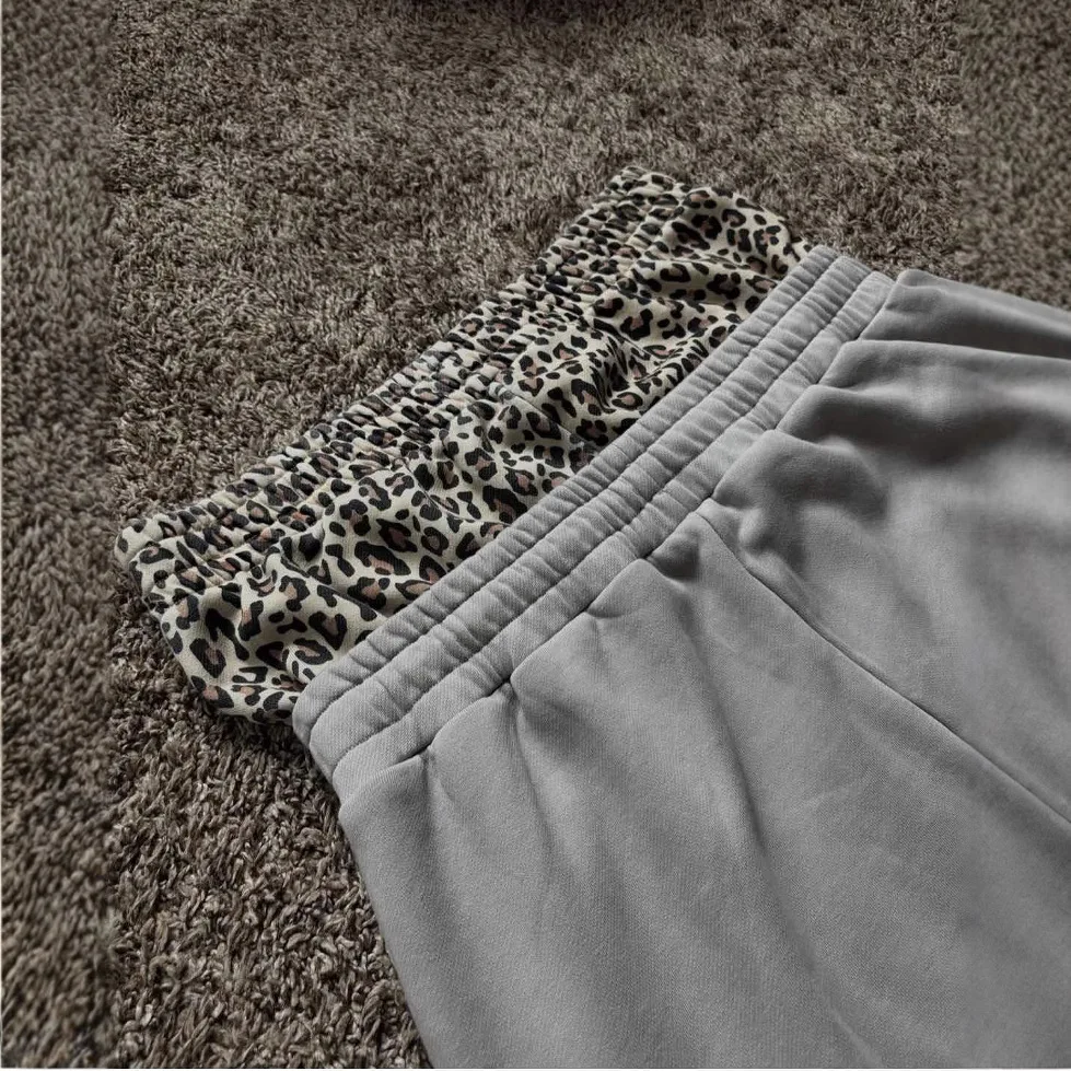 الرجعية الهيب هوب الشارع الاتجاه فضفاضة عارضة المرقعة ليوبارد طباعة مزدوجة الخصر وهمية قطعتين Sweatpants