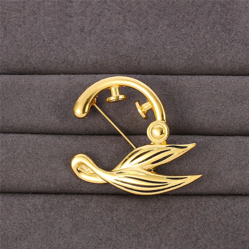 อะนิเมะ Violet Evergarden PIN รูปป้ายโลหะเข็มกลัดเสื้อผ้ากระเป๋าเป้สะพายหลังหมวกอุปกรณ์เสริมสําหรับเครื่องประดับสตรี