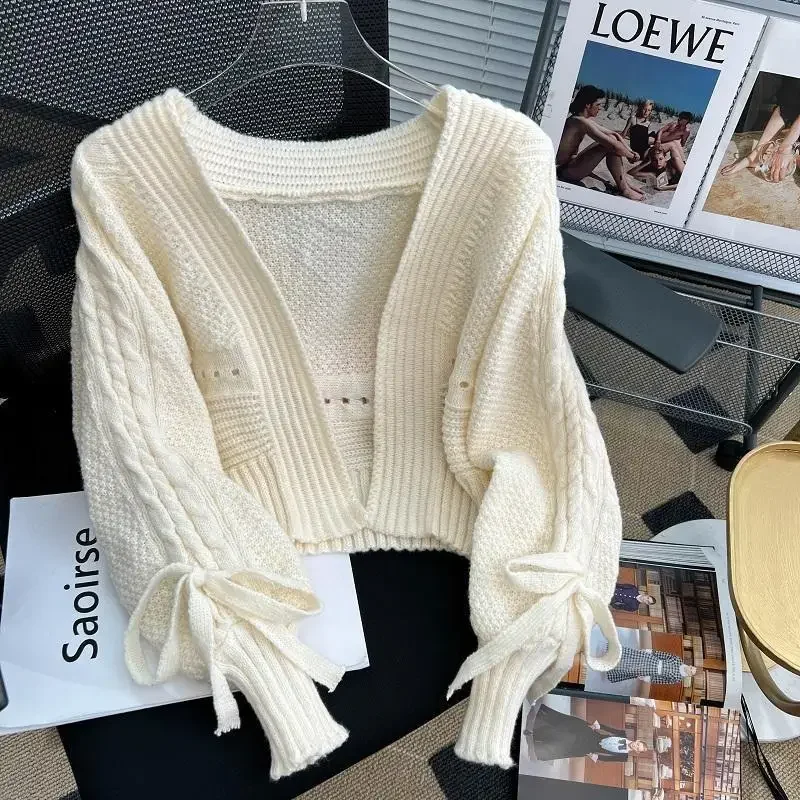 Spring Autumn 2024 New Knitted Cardigan Women's Loose-Fit V-Neck Sweater Jacket Trendy Cropped Long Sleeve Top