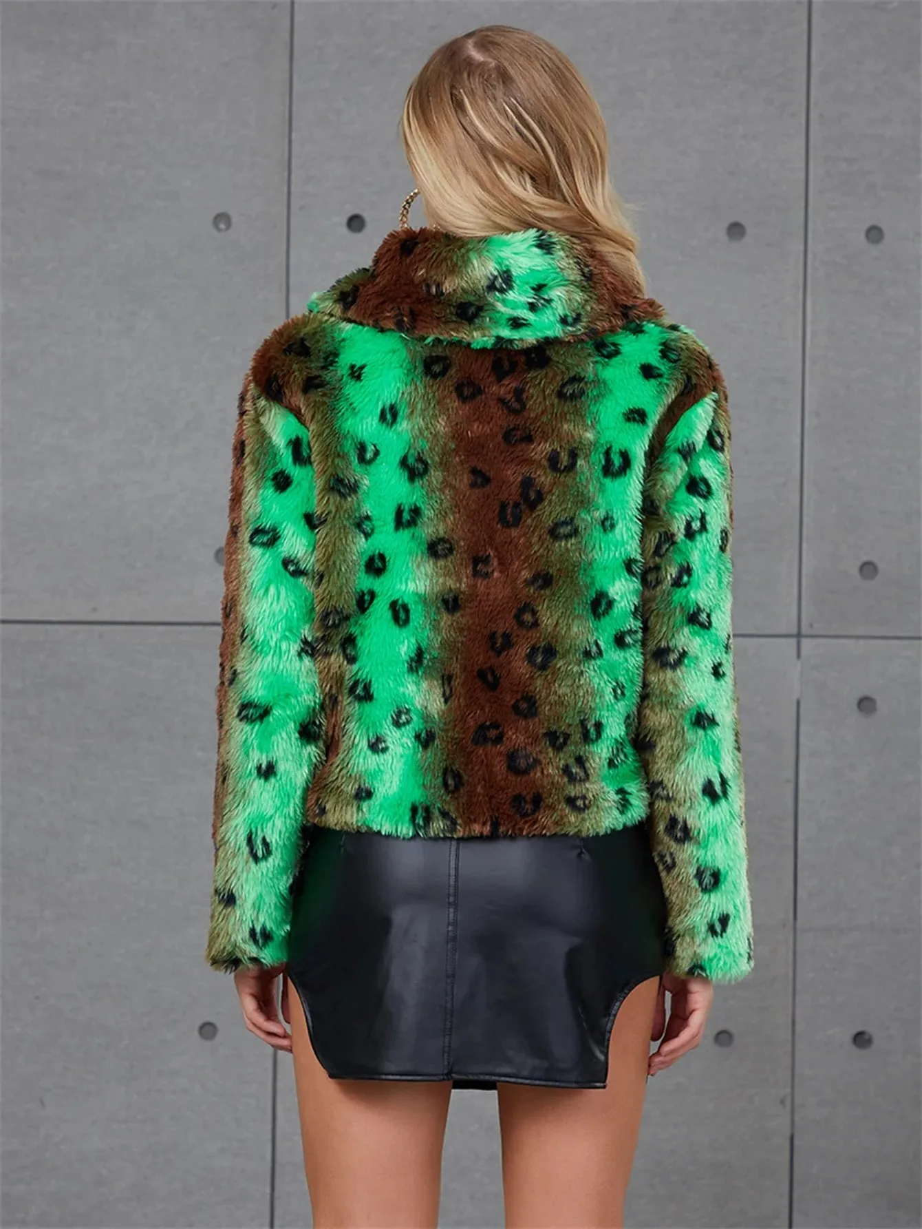 المرأة موضة فو الفراء معطف سوبر حار الخريف/الشتاء المرأة ليوبارد طباعة الطاووس مروحة اللون بقعة قصيرة فو الفراء سترة Puffa