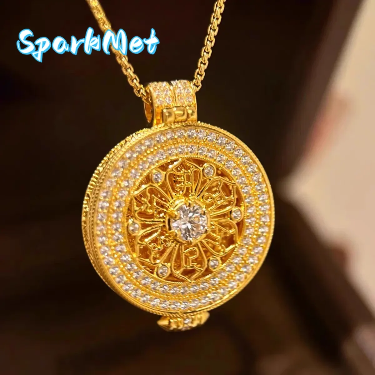 

Sparkmet Men and Women 24K Gold AU999 Gawu Box with Six-Syllable Mantra Pendant | Magnetic detachable lid with scripture engravi
