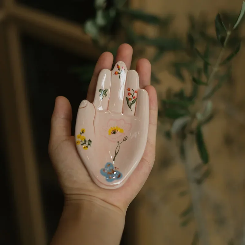 American Hand-painted Ceramic Palm Creative Tray Mini Desktop Storage Jewelry Dish Handmade Ceramic Crafts Ornaments