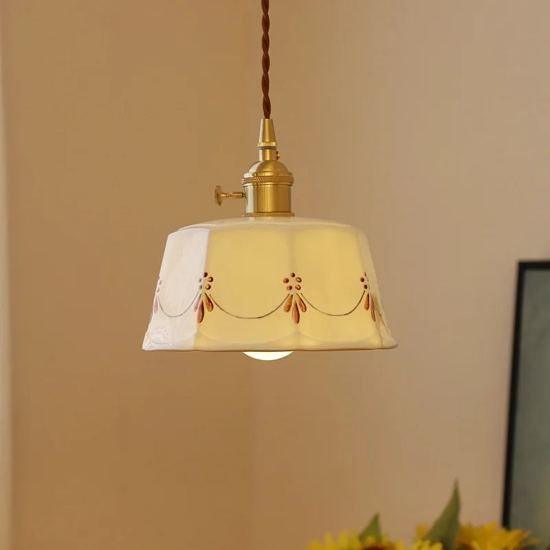 

Retro Brass Glazed Printed Ceramic Pendant Light Simple Atmosphere Bedroom Bedside Restaurant Bar Entrance Bay Window Lamp