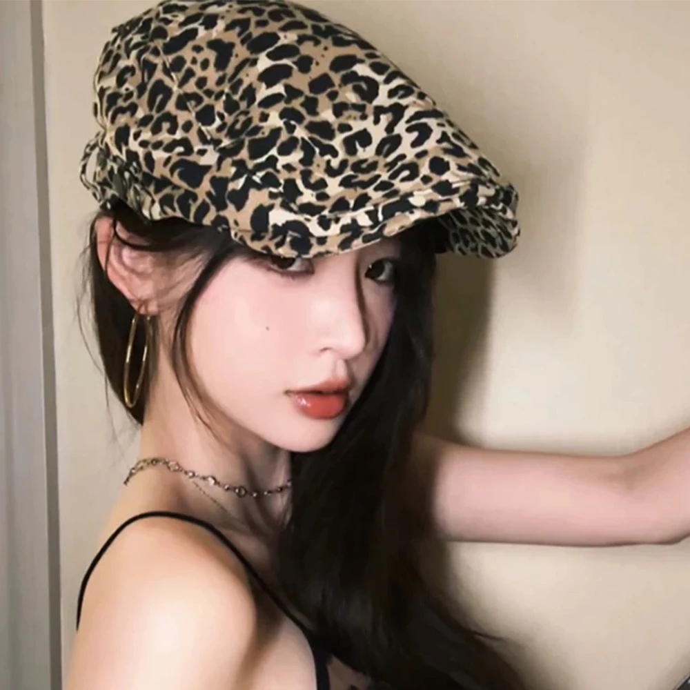 2024 new Vintage leopard print forward hat hot girls woman spring/summer niche y2k face small all-match beret subculture cap