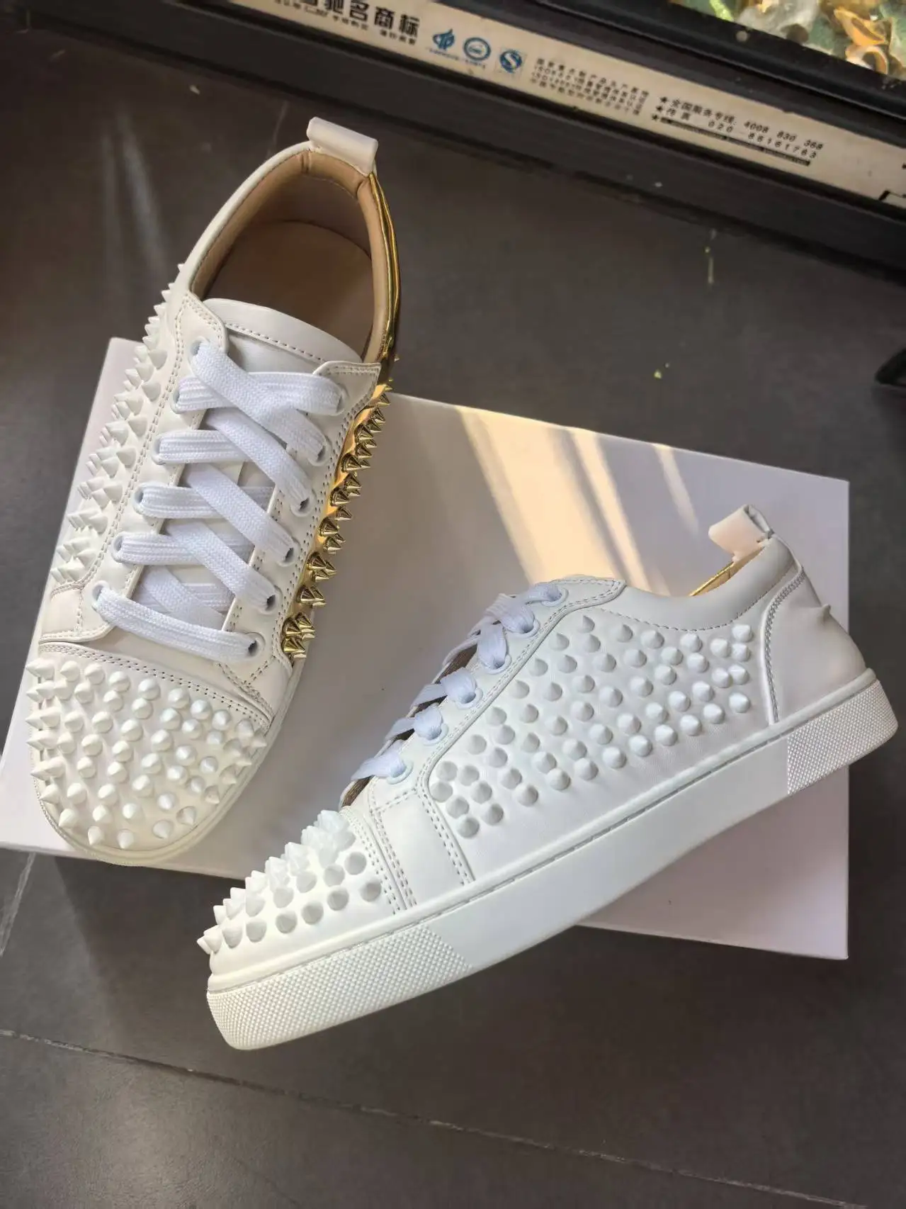 

Patchwork Rivet Round Head Men Shoes Fashion Couple Style Sneakers Fall Cover Heel Lace-up Male Flats