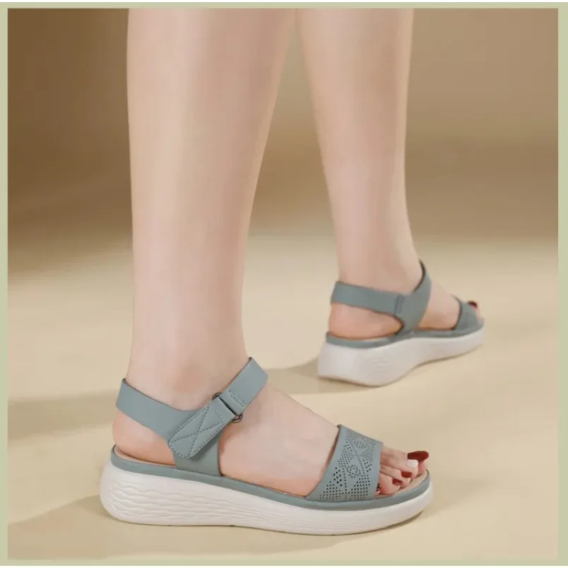 صنادل نسائية موضة صيف 2025 أحذية نسائية غير رسمية أحذية مريحة مانعة للانزلاق للنساء 35-41
