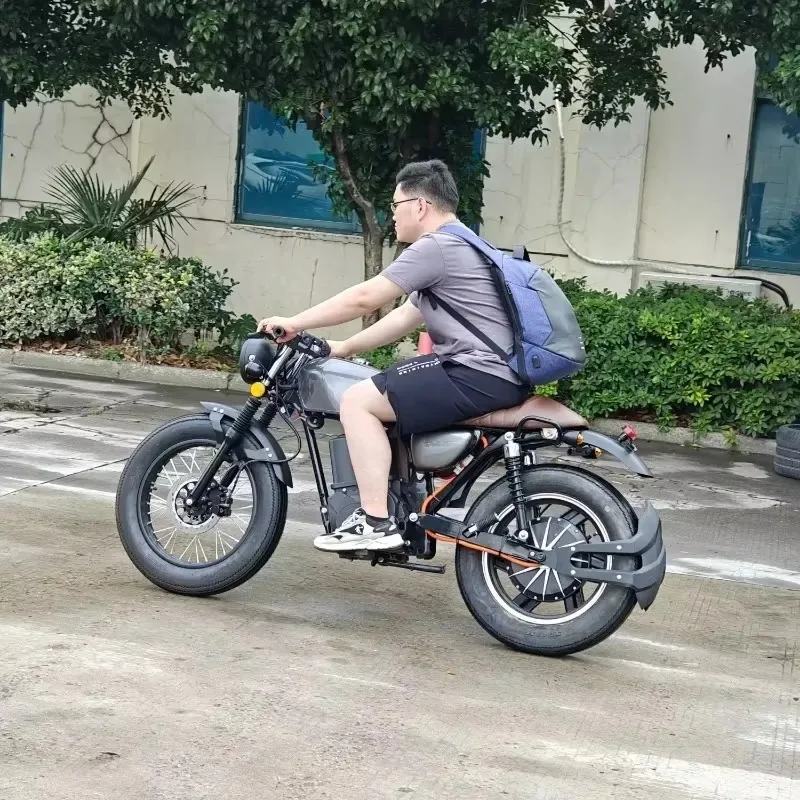 Factory Price CG 125 Vintage Style 5000W Motor 50Ah Lithium Battery Electric Motorcycle With Disc Brakes