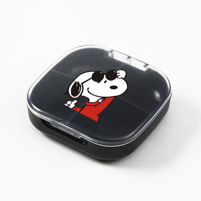Snoopy Staubdichte tragbare 4-Quadrate Mini-Pillenverpackungsbox Niedliche Cartoon-Vitamine Kalziumtabletten mit Deckel Aufbewahrungszubehör