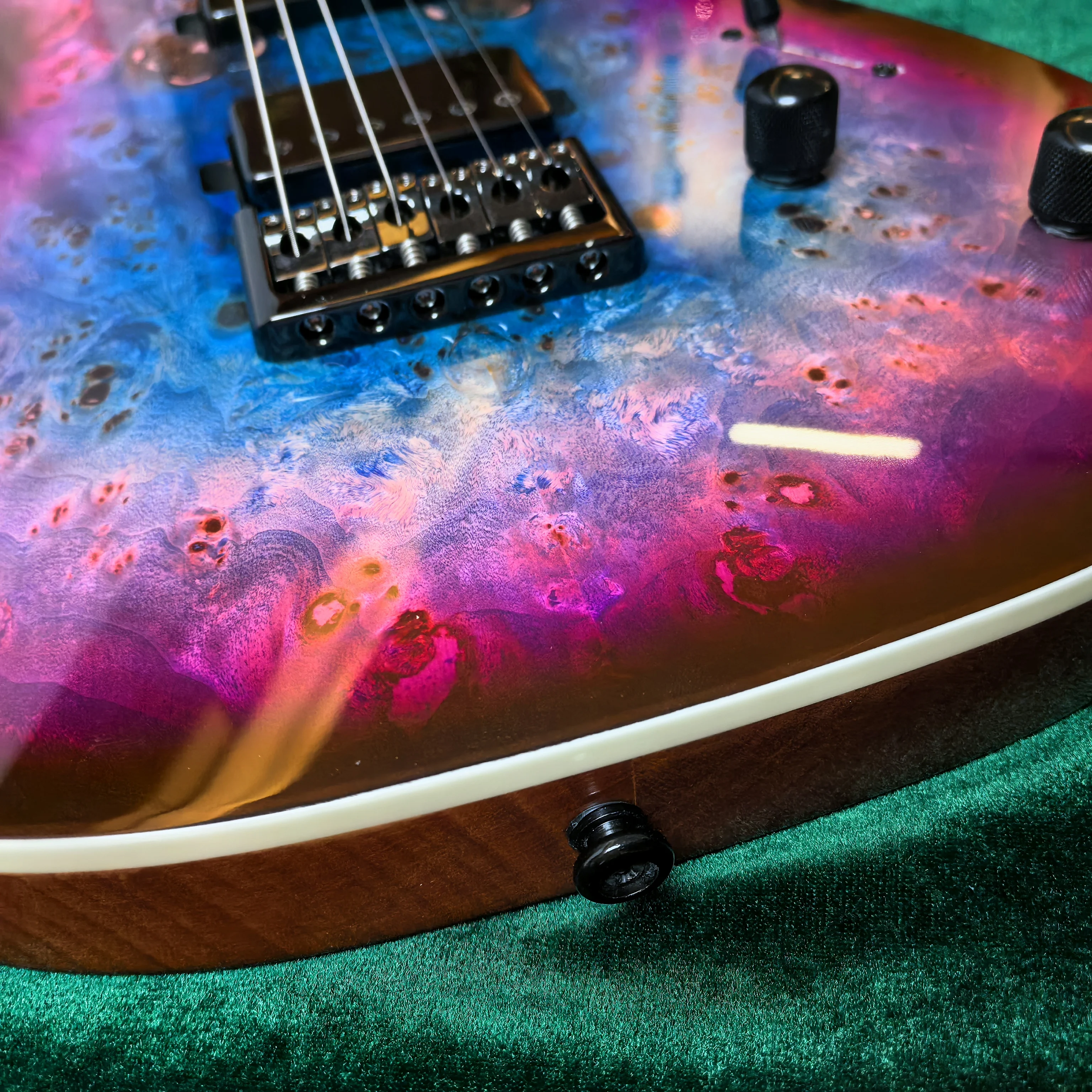 6-حبوب خشبية لحاء شجرة فريدة من نوعها، مزيج من اللون الأحمر والأزرق، تجعل ذلك أكثر جراعاً! السلسلة ملولبة خلف! #1