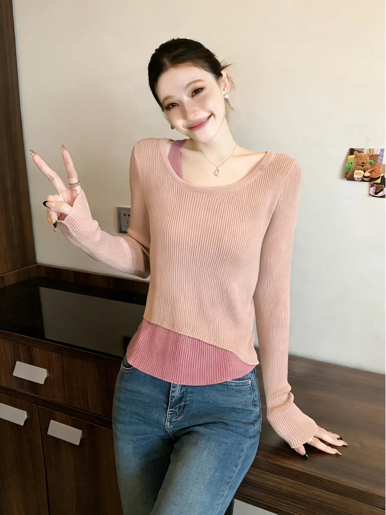 

Женский вязаный свитер больших размеров с круглым вырезом и длинными рукавами, весенняя новинка, модный, стройнящий, универсальный топ для полных женщин