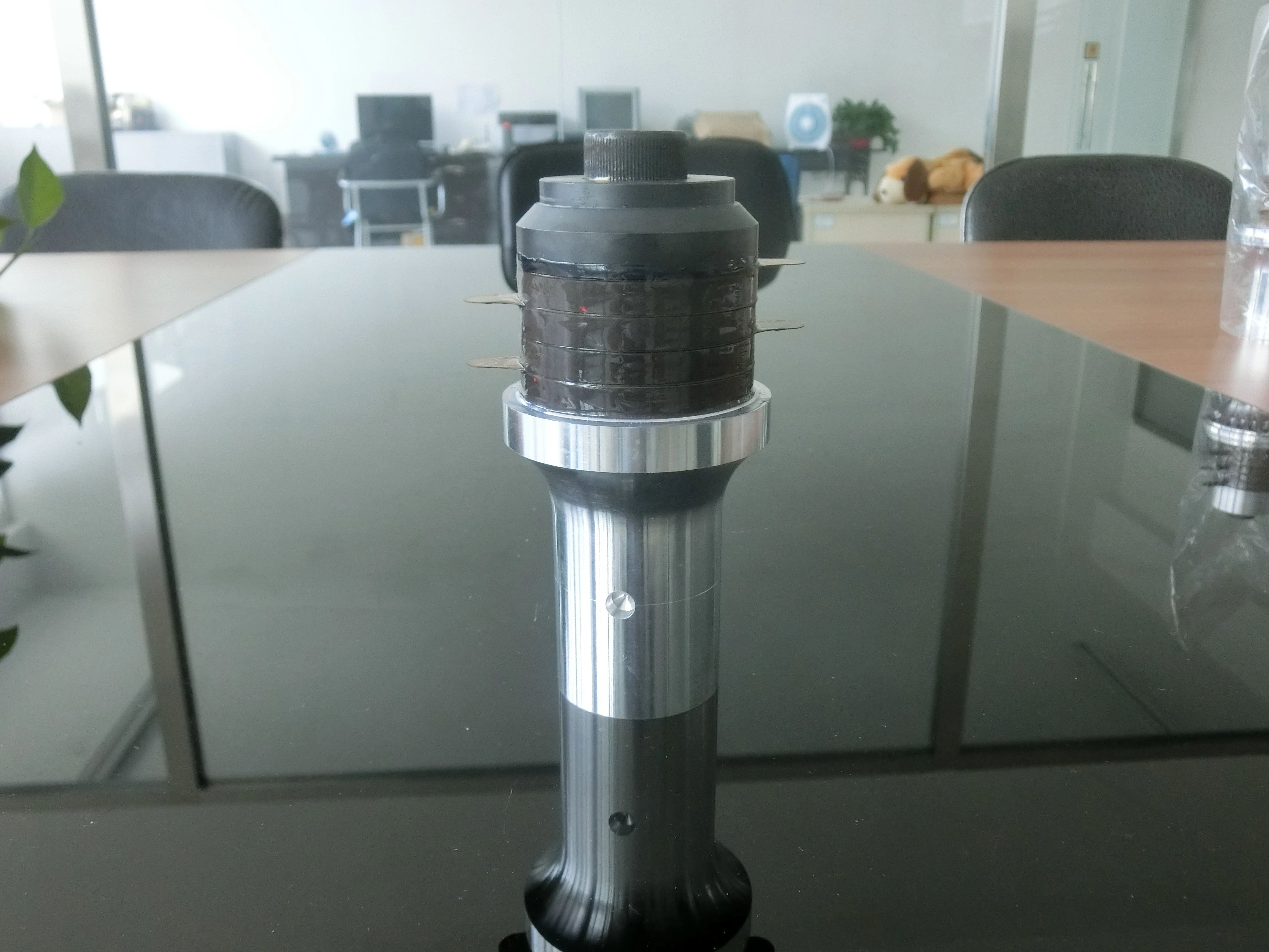 BILL Plastic Welder PartsUltrasonic Welding Transducer 1300W 20KHz Ultrasonic Transducer For Ultrasonic Welding